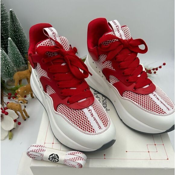 Men’s Alexander Mcqueen oversized runner sneakers, size 42, made in Italy - Picture 1 of 9